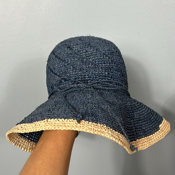 Lauren Ralph Lauren Navy Soft Straw Hat w cream trim size M - Picture 6 of 7